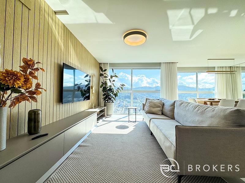 ANDAR ALTO, MOBILIADO E DECORADO 1