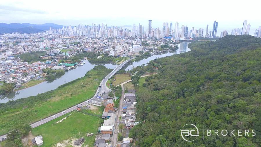 TERRENO / �REA 30.825m� 1