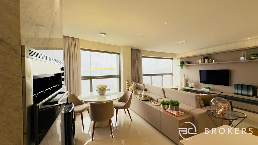 FRENTE MAR, ANDAR ALTO, EMBRAED 5