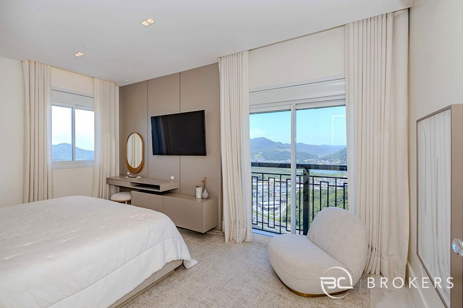 FRENTE MAR, EMBRAED, 05 SU�TES 18