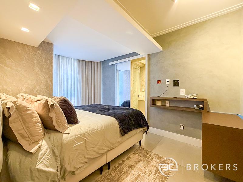 FRENTE MAR COM 5 SU�TES 15