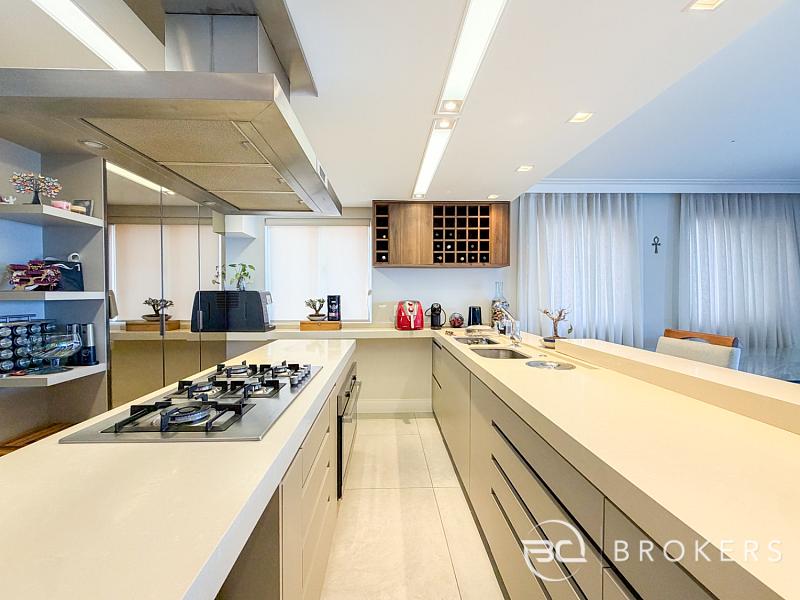 FRENTE MAR COM 5 SU�TES 17