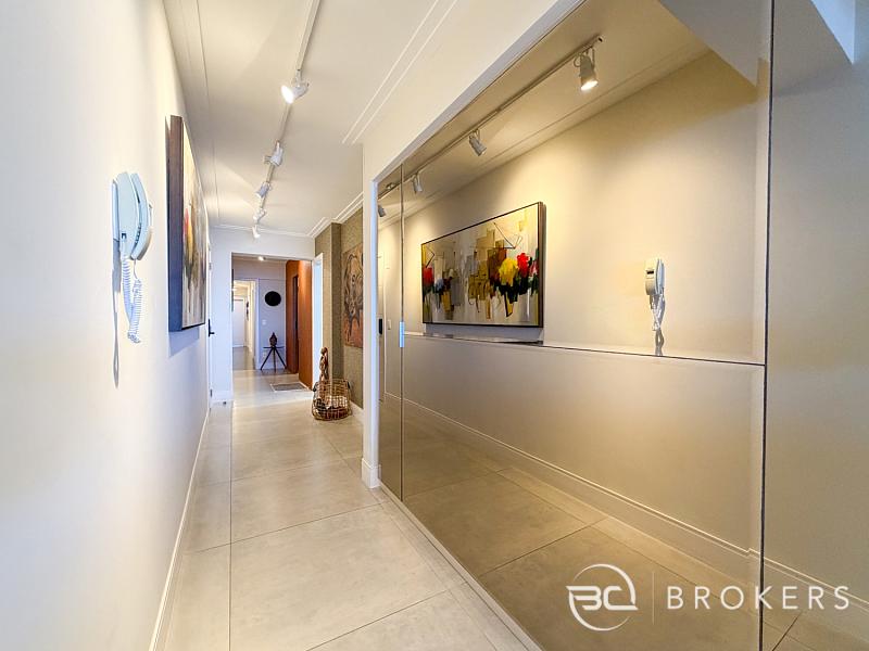 FRENTE MAR COM 5 SU�TES 18