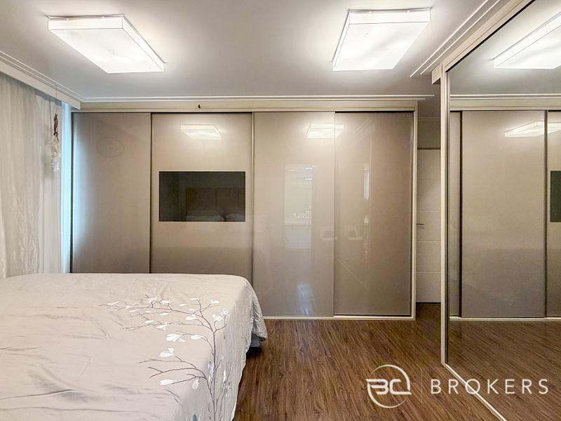 FRENTE MAR COM 5 SU�TES 22