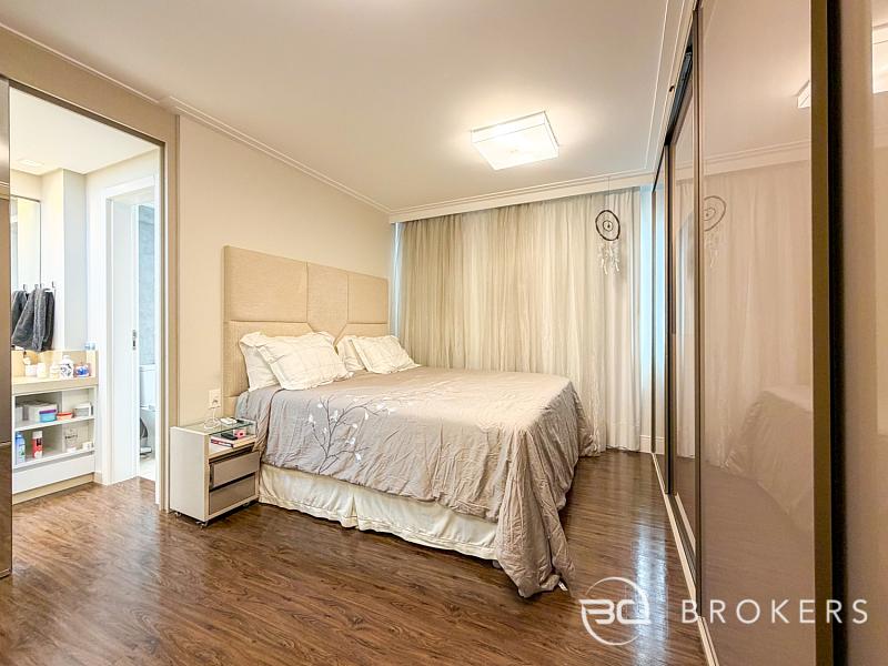 FRENTE MAR COM 5 SU�TES 26