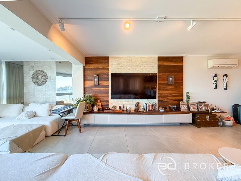 FRENTE MAR COM 5 SU�TES 4