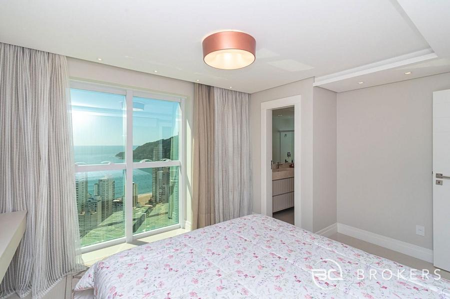 COBERTURA COM VISTA MAR, MOBILIADO E DECORADO 25