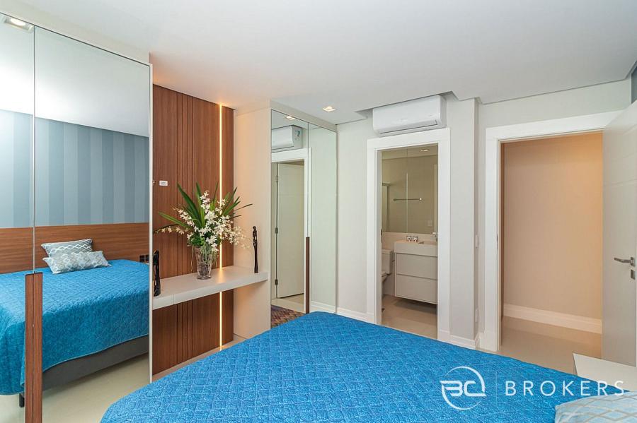 COBERTURA COM VISTA MAR, MOBILIADO E DECORADO 26
