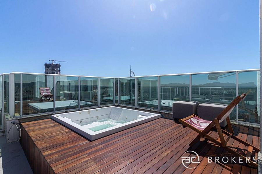COBERTURA COM VISTA MAR, MOBILIADO E DECORADO 7