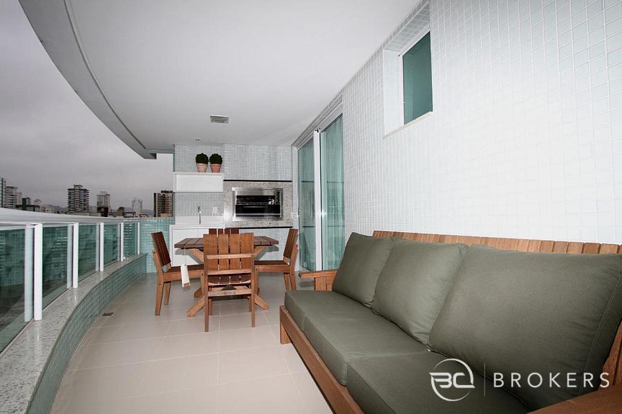 QUADRA MAR - MOBILIADO E DECORADO 3