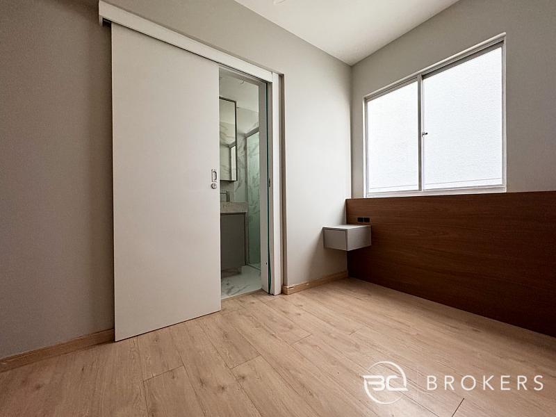 PARA INVESTIDOR - QUADRA MAR - 04 DORMIT�RIOS - CENTRO 13