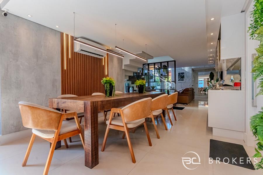 MUITO BEM MOBILIADO E DECORADO, REGI�O NOBRE 4