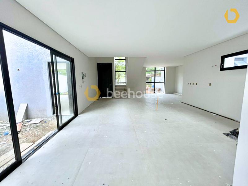 Casa moderna com 4 vagas de garagem. — foto 7