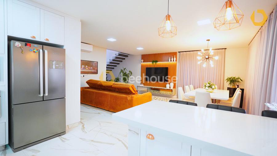 Casa em Condomínio Mobiliada de 241m² - Alto Padrão — foto 2