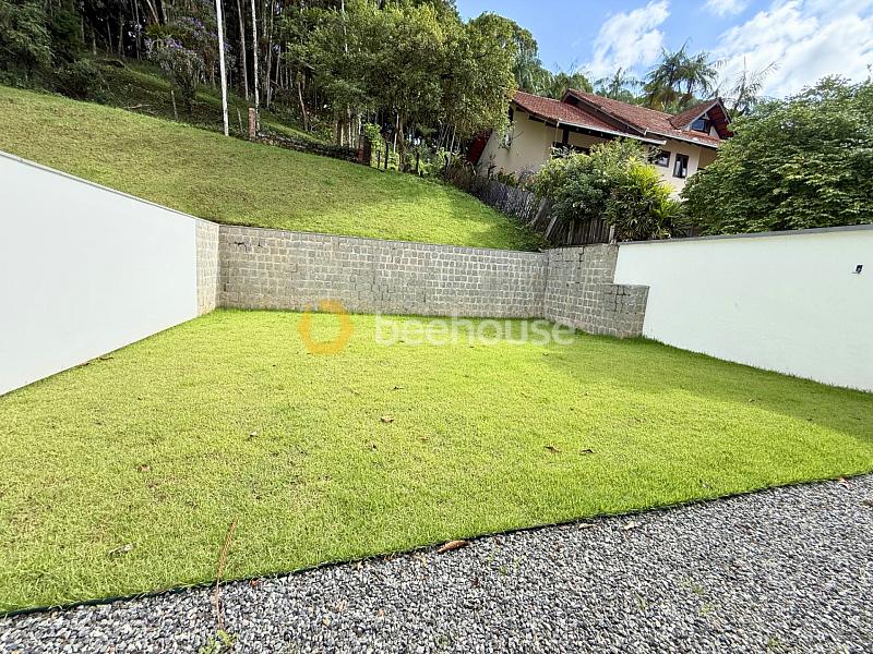 Sobrado em Localização Privilegiada – Conforto, Espaço e Sofisticação — foto 18