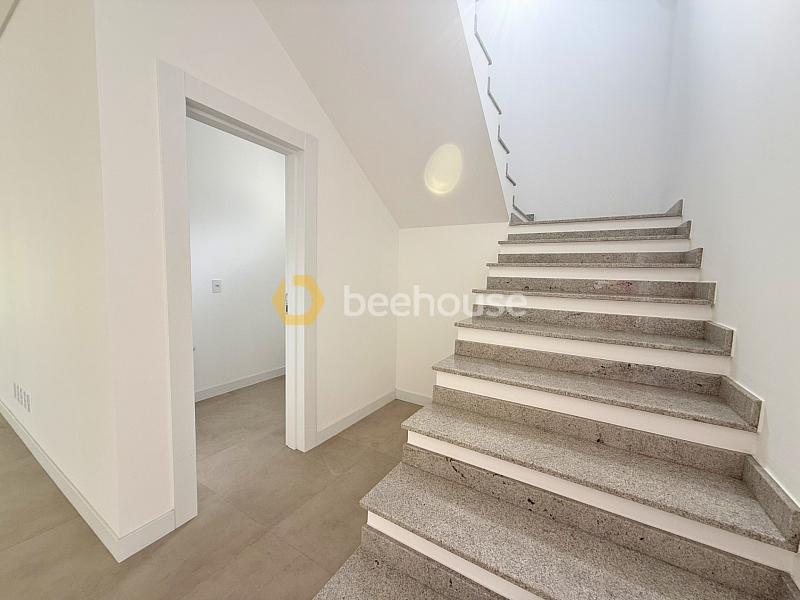 Sobrado em Localização Privilegiada – Conforto, Espaço e Sofisticação — foto 5