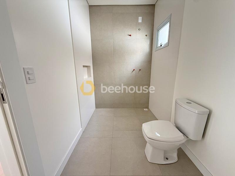 Sobrado em Localização Privilegiada – Conforto, Espaço e Sofisticação — foto 14