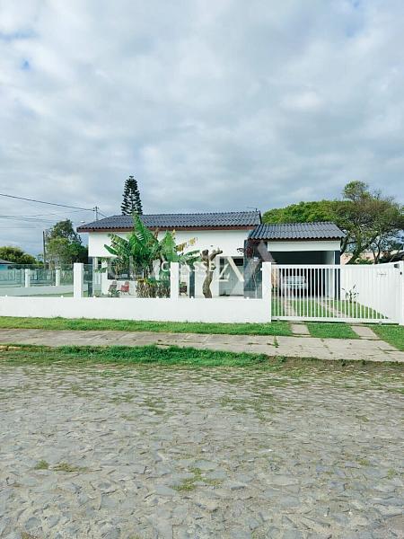 Casa de esquina no centro de Arroio do Sal — foto 3