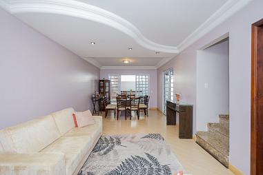 Sobrado com 4 quartos à venda, 250m², 4 banheiros, 4 garagens - Jardim das Américas - Curitiba