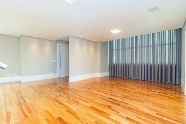 CASA EM CONDOMÍNIO COM 4 SUIÍTES NO BAIRRO UBERABA EM CURITIBA