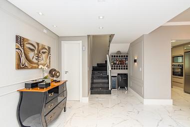 Sobrado com 3 quartos em condomínio à venda no bairro Uberaba em Curitiba