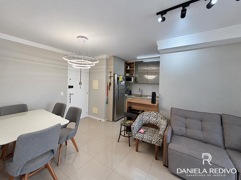 Apartamento em 2 Dormit�rios com Su�te, em S�o Jos�, Sc 2