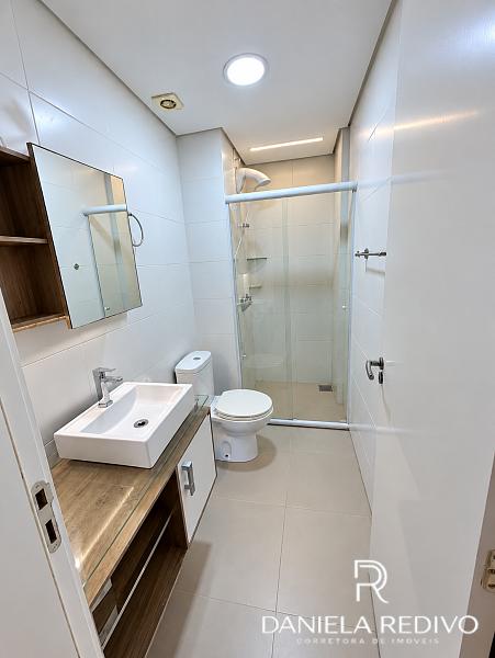 Apartamento em 2 Dormit�rios com Su�te, em S�o Jos�, Sc 14