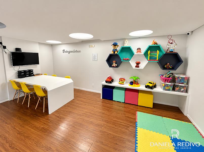 Apartamento em 2 Dormit�rios com Su�te, em S�o Jos�, Sc 19