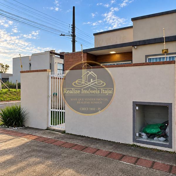 Casa de esquina com 2 dormit�rios � venda, 55 m� por R$ 380.000,00 - Santa Regina - Itaja�/SC 1