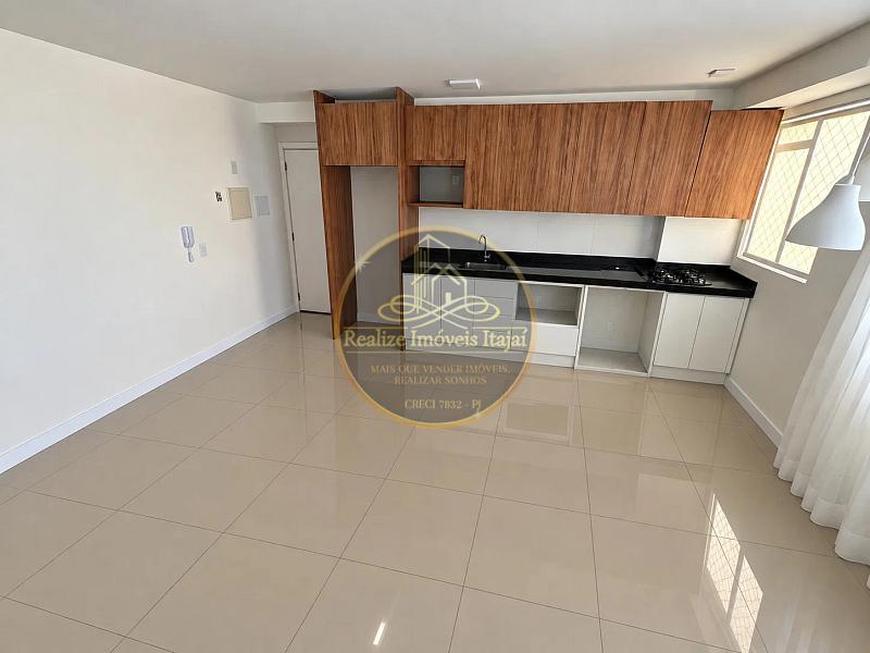 Apartamento semi mobiliado, com 2 dormit�rios � venda, 50m� por R$ 310.000 - Carvalho - Itaja�/SC 1