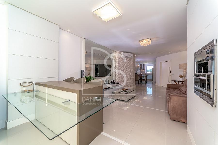 Apartamento Quadra Mar, 3 suítes,  Edifício Cartagena em Balneário Camboriú — foto 4