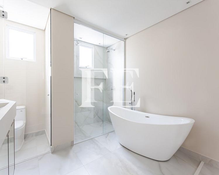 APARTAMENTO A VENDA NO EDIFICIO OCEAN BREEZE NO CENTRO DE BALNEÁRIO CAMBORIÚ MOBILIADO DECORADO E EQUIPADO COM LAZER COMPLETO — foto 14