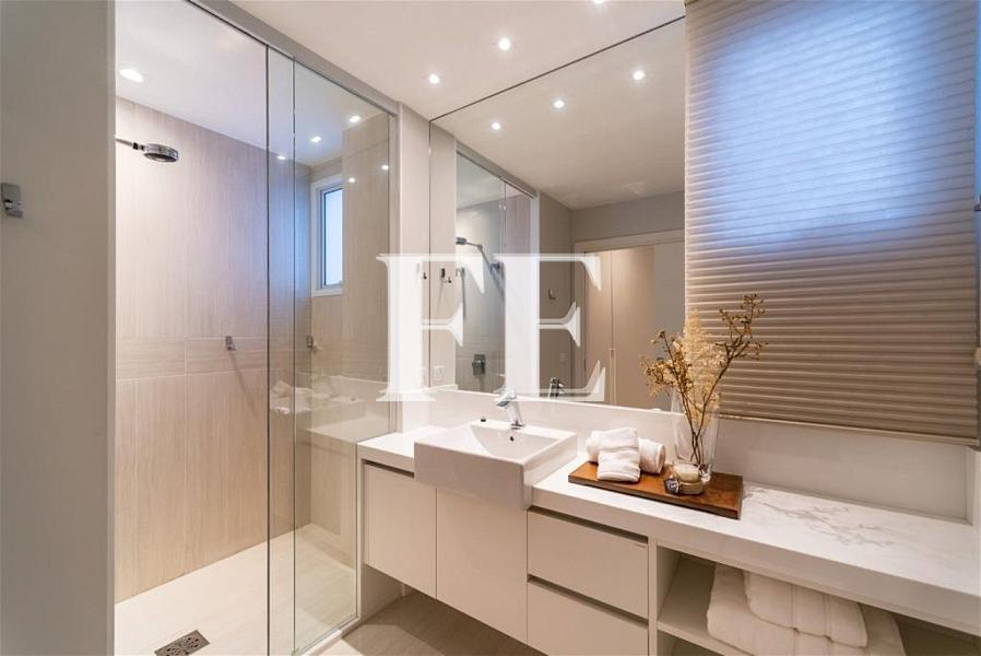 APARTAMENTO FRENTE MAR NO EDIFÍCIO QUINTAS DO ARPOADOR NA PRAIA BRAVA 04 SUÍTES 02 VAGAS LAZER COMPLETO — foto 5