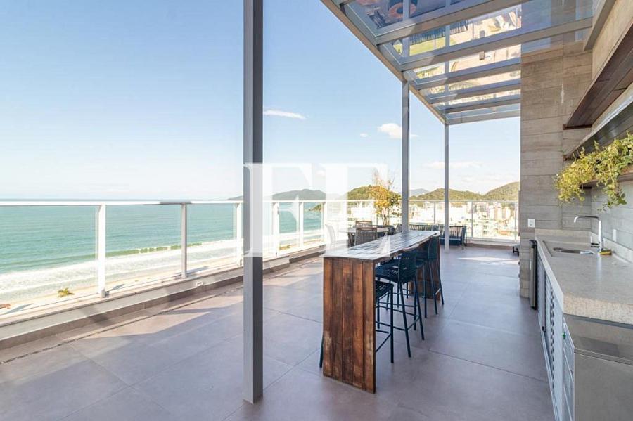 APARTAMENTO À VENDA NA PRAIA BRAVA NO EDIFÍCIO BRAVA ARTS 03 SUÍTES MOBILIADO — foto 3