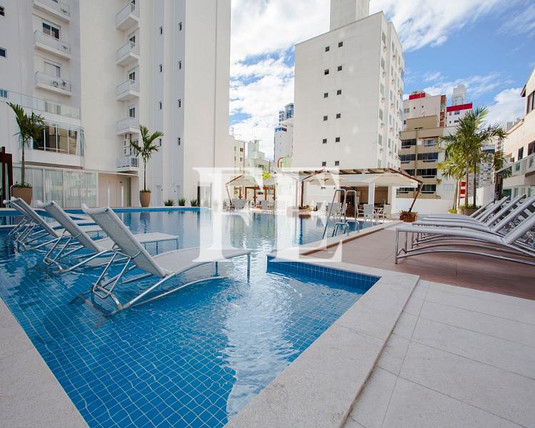 APARTAMENTO A VENDA NO EDIFICO PORTINAX SEM MOVEIS ANDAR ALTO COM VISTA MAR EM REGIÃO CENTRAL — foto 3