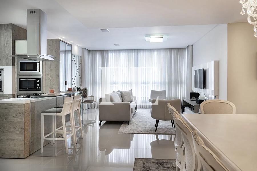 APARTAMENTO DECORADO E FINAMENTE MOBILIADO A VENDA NO EDIFICO SISTINA TOWER — foto 2