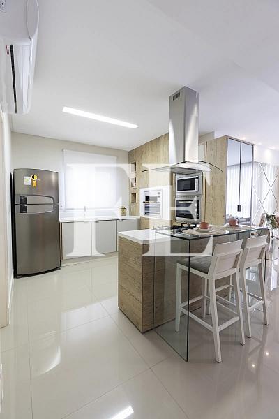 APARTAMENTO DECORADO E FINAMENTE MOBILIADO A VENDA NO EDIFICO SISTINA TOWER — foto 5