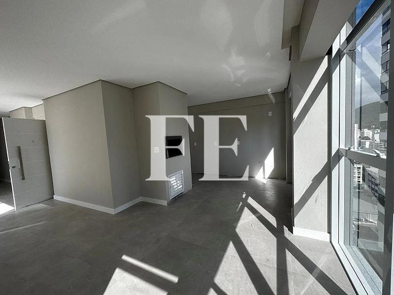 APARTAMENTO  A VENDA NO EDIFICIO GRANADA NO CENTRO DE BALNEÁRIO CAMBORIU DE 2 SUITES E 2 VAGAS — foto 3