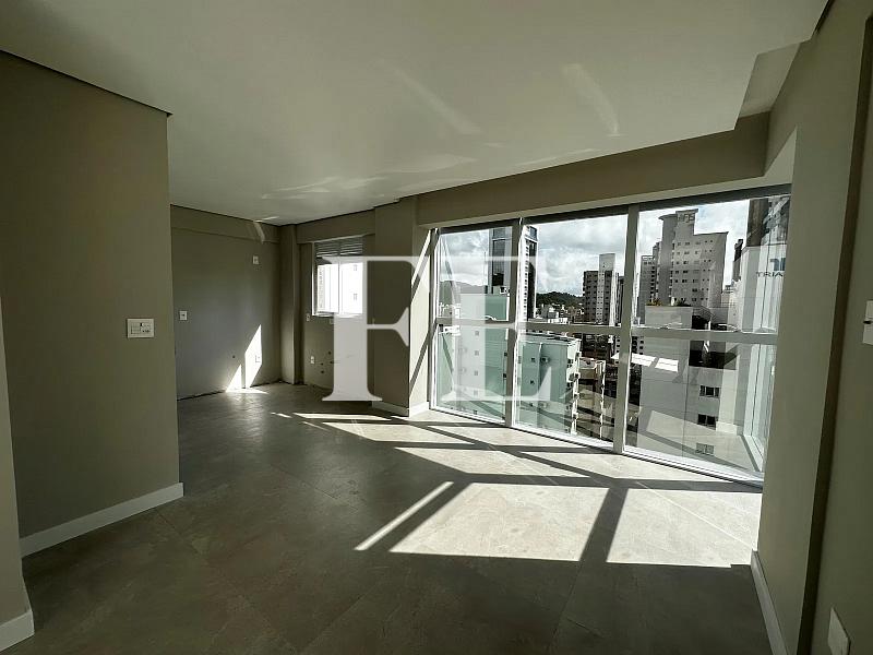 APARTAMENTO  A VENDA NO EDIFICIO GRANADA NO CENTRO DE BALNEÁRIO CAMBORIU DE 2 SUITES E 2 VAGAS — foto 4