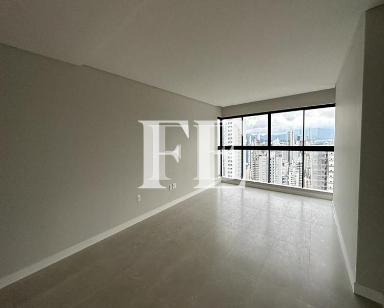 APARTAMENTO NO ULTIMO ANDAR A VENDA NO EDIFÍCIO MUELLER OCEAN CLUB COM 4 SUÍTES E 3 VAGAS DE GARAGEM — foto 8