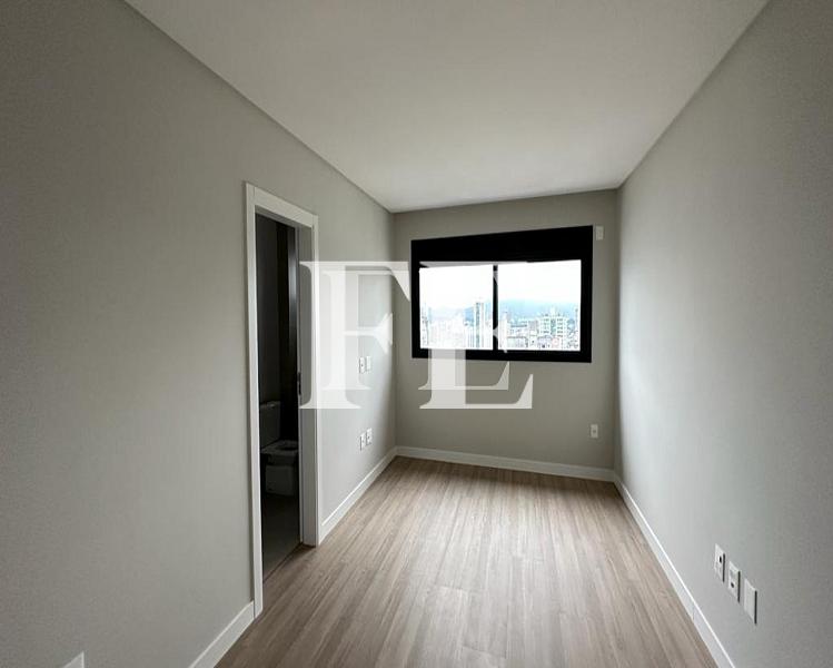 APARTAMENTO NO ULTIMO ANDAR A VENDA NO EDIFÍCIO MUELLER OCEAN CLUB COM 4 SUÍTES E 3 VAGAS DE GARAGEM — foto 4