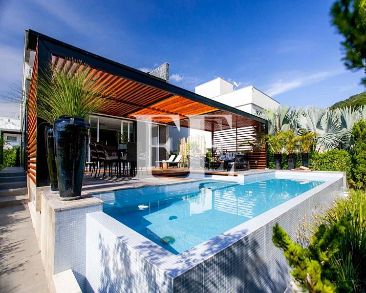 A MAIOR E MAIS LUXUOSA CASA EM CONDOMÍNIO FECHADO EM BALNEÁRIO CAMBORIÚ - PÉ NA AREIA — foto 13