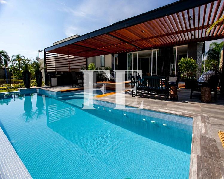 A MAIOR E MAIS LUXUOSA CASA EM CONDOMÍNIO FECHADO EM BALNEÁRIO CAMBORIÚ - PÉ NA AREIA — foto 2