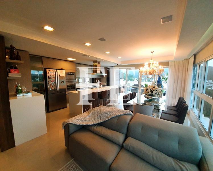 COBERTURA A VENDA NO EDIFÍCIO COSTÃO DA BRAVA NA PRAIA BRAVA/SC — foto 9