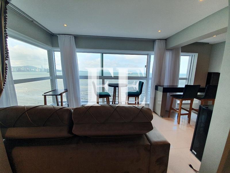 APARTAMENTO FRENTE MAR NO EDIFÍCIO ACQUA RESIDENCE EM BALNEÁRIO CAMBORIÚ - COM 3 SUÍTES MAIS DEPENDÊNCIA - 3 VAGAS DE GARAGEM — foto 2