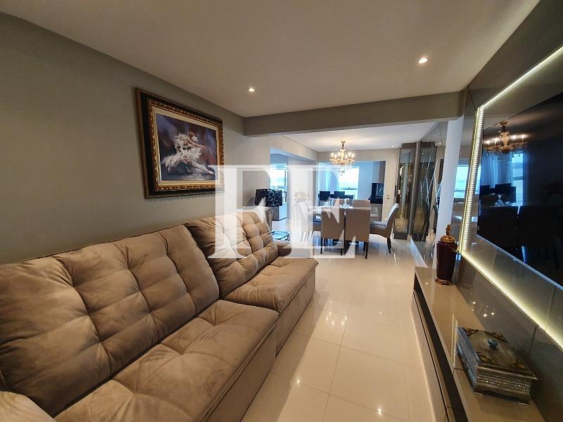 APARTAMENTO FRENTE MAR NO EDIFÍCIO ACQUA RESIDENCE EM BALNEÁRIO CAMBORIÚ - COM 3 SUÍTES MAIS DEPENDÊNCIA - 3 VAGAS DE GARAGEM — foto 4