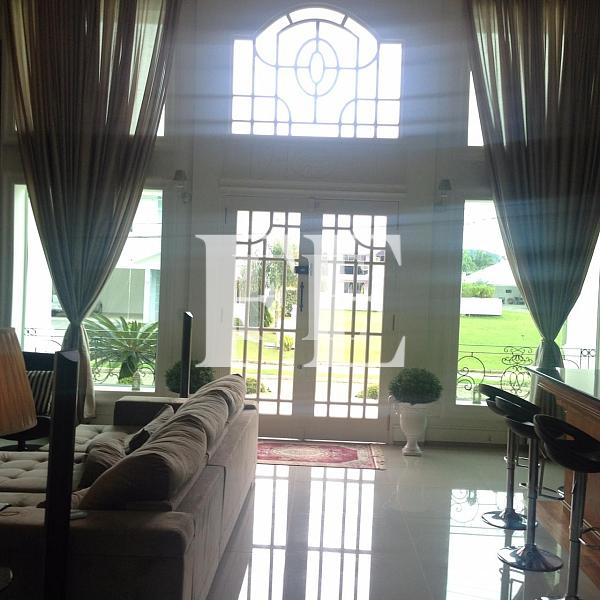 CASA LUXUOSA ESTILO NEOCLÁSSICO LOCALIZADA NO CONDOMÍNIO FECHADO PRAIA BRAVA HORIZONTAL — foto 18