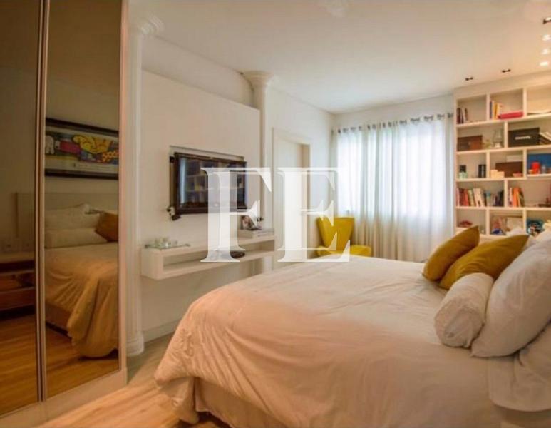 CASA LUXUOSA ESTILO NEOCLÁSSICO LOCALIZADA NO CONDOMÍNIO FECHADO PRAIA BRAVA HORIZONTAL — foto 4