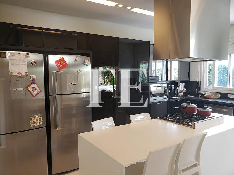 CASA MODERNA A VENDA - 3 SUÍTES COM CLOSET - PISCINA E ÁREA GOURMET - 4 VAGAS - CONDOMINIO FECHADO - PRAIA BRAVA ITAJAÍ — foto 7