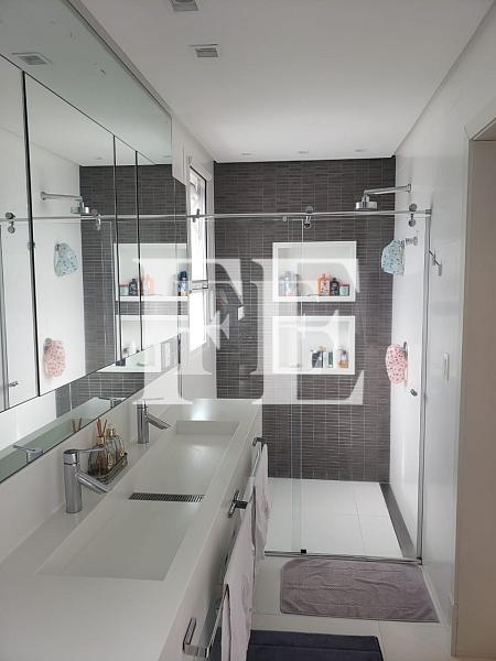 CASA MODERNA A VENDA - 3 SUÍTES COM CLOSET - PISCINA E ÁREA GOURMET - 4 VAGAS - CONDOMINIO FECHADO - PRAIA BRAVA ITAJAÍ — foto 23